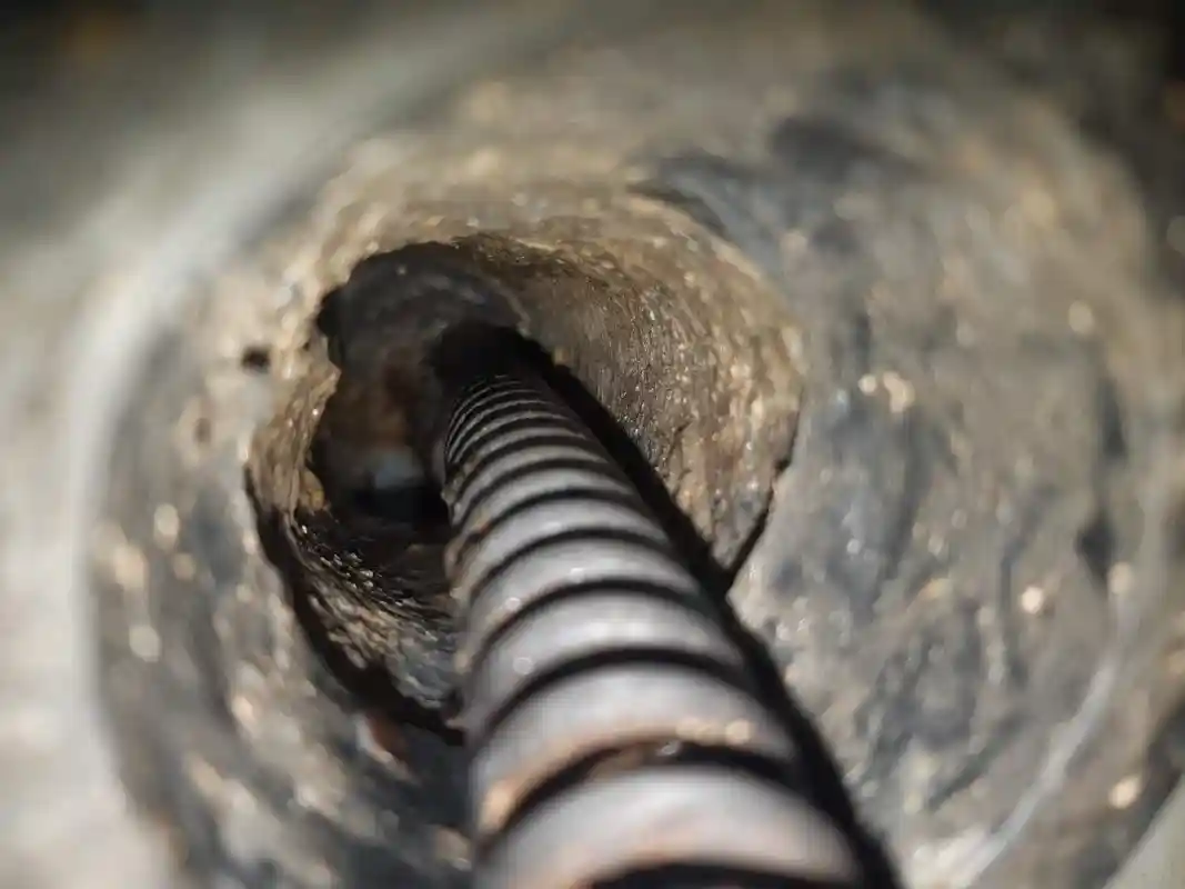 Cena odgušenja glavne kanalizacione cevi